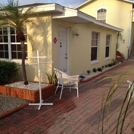 Sand Glo Villas Indian Rocks Beach Εξωτερικό φωτογραφία